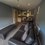 Quayside Apartment With Parking Sleeps 2